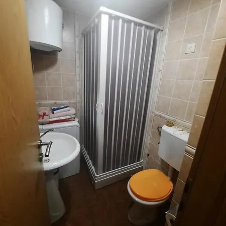 Stan Na Dan I Duze * Podgorica